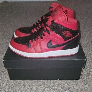 Air Jordan 1 Mid